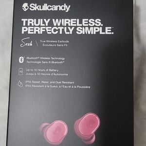 Wireless earbuds
